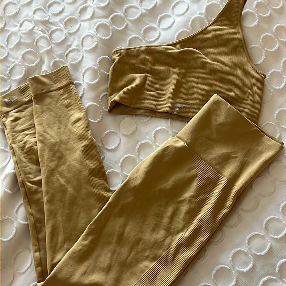 Set Active Sculptlfex ribbed one shoulder top and leggings